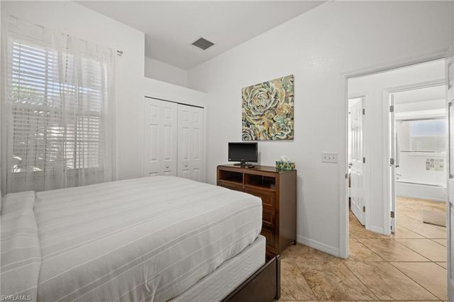 828 NE 6th AVE, Cape Coral, FL 33909