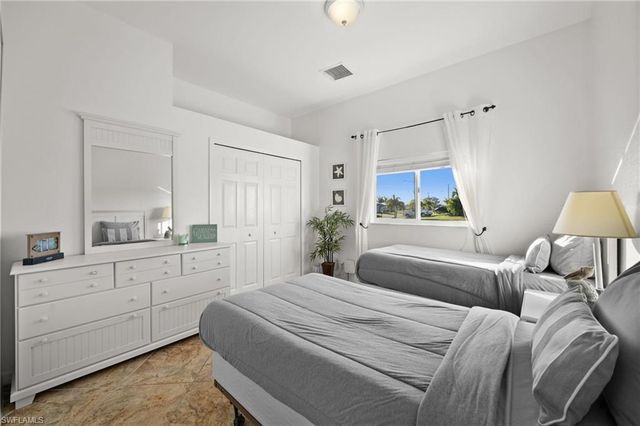 828 NE 6th AVE, Cape Coral, FL 33909