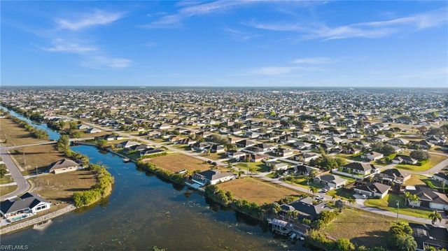 828 NE 6th AVE, Cape Coral, FL 33909