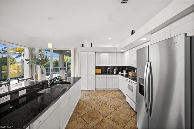 828 NE 6th AVE, Cape Coral, FL 33909