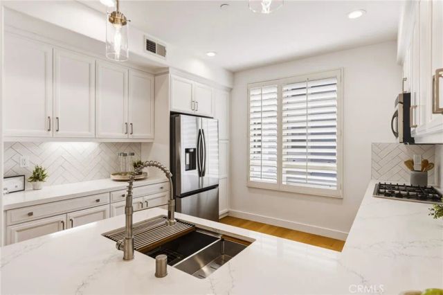 5401 W 149th Place 13, Hawthorne, CA 90250