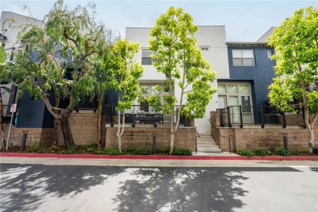 5401 W 149th Place 13, Hawthorne, CA 90250