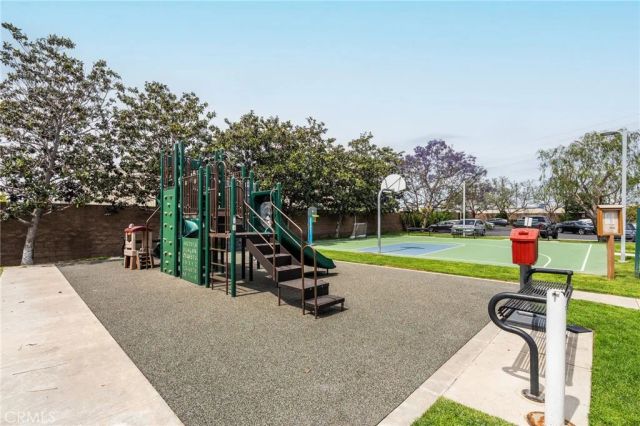 5401 W 149th Place 13, Hawthorne, CA 90250