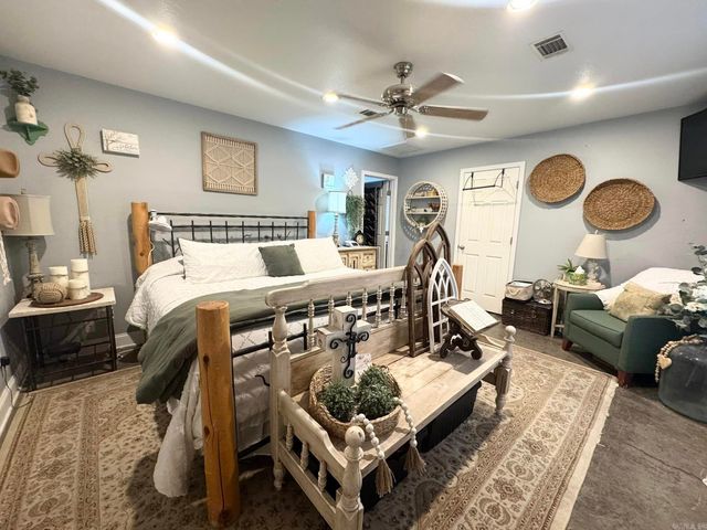 656 Pitard Loop, Mountain View, AR 72560