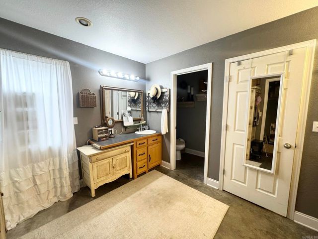 656 Pitard Loop, Mountain View, AR 72560