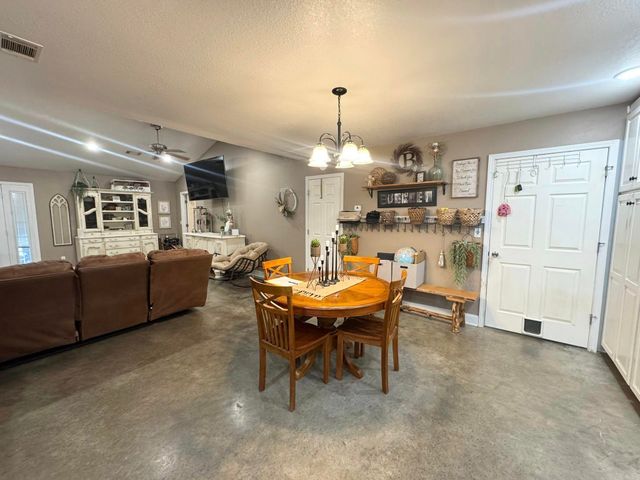 656 Pitard Loop, Mountain View, AR 72560