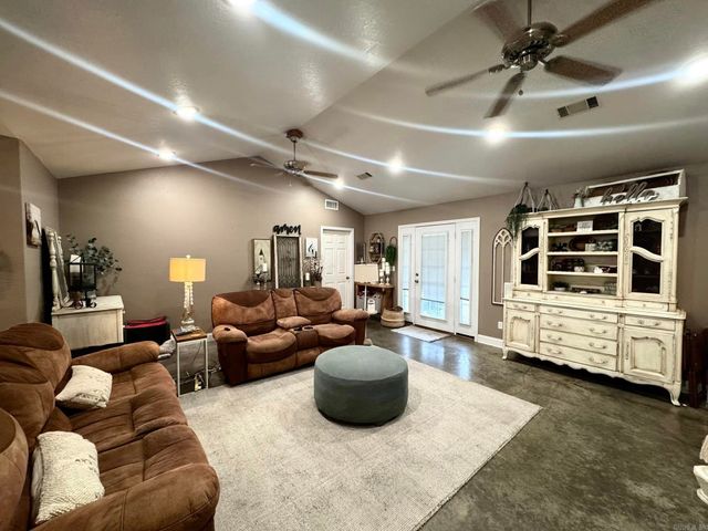 656 Pitard Loop, Mountain View, AR 72560