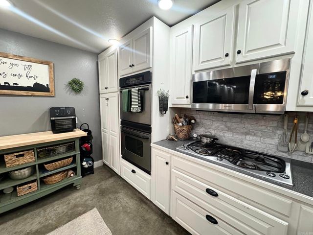 656 Pitard Loop, Mountain View, AR 72560