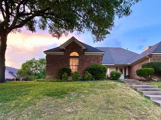 9334 Highedge Circle, Dallas, TX 75238