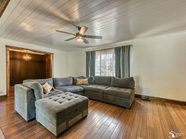 10937 Armstrong Road, South Rockwood, MI 48179