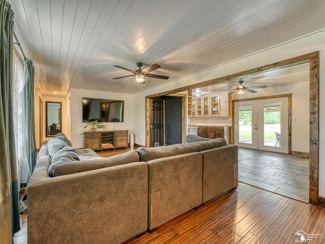 10937 Armstrong Road, South Rockwood, MI 48179