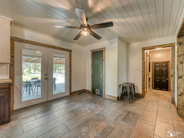 10937 Armstrong Road, South Rockwood, MI 48179