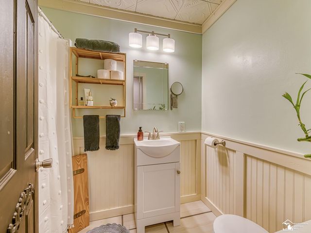 10937 Armstrong Road, South Rockwood, MI 48179
