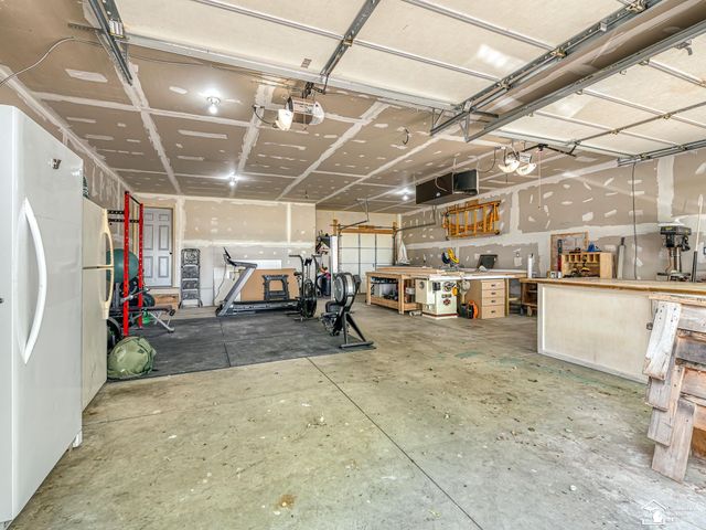 10937 Armstrong Road, South Rockwood, MI 48179