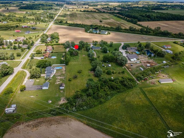 10937 Armstrong Road, South Rockwood, MI 48179