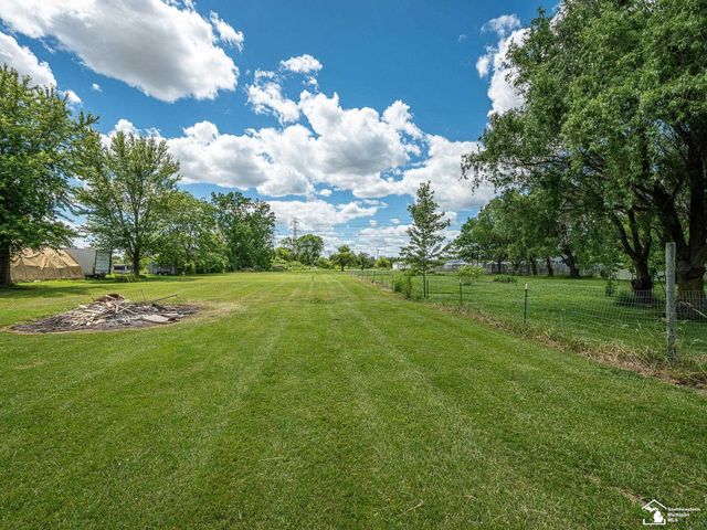 10937 Armstrong Road, South Rockwood, MI 48179