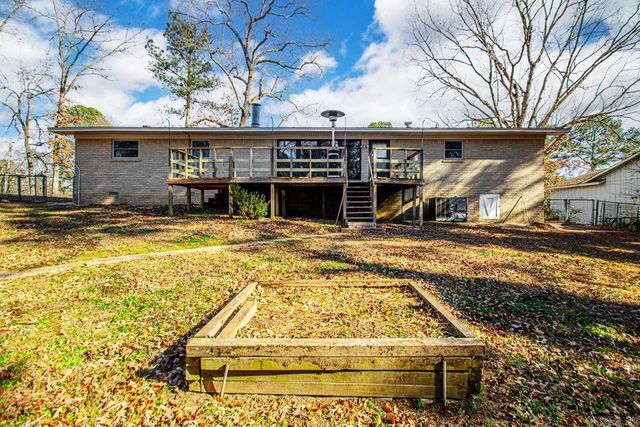313 Cedarwood Street, Hot Springs National Park, AR 71901