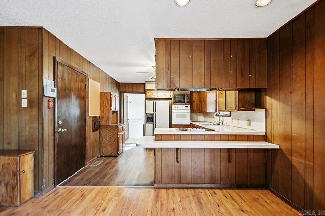 313 Cedarwood Street, Hot Springs National Park, AR 71901