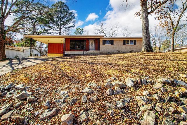 313 Cedarwood Street, Hot Springs National Park, AR 71901