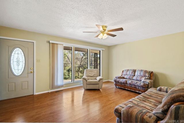 313 Cedarwood Street, Hot Springs National Park, AR 71901