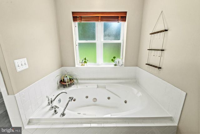 108 MONROE ST, Locust Grove, VA 22508