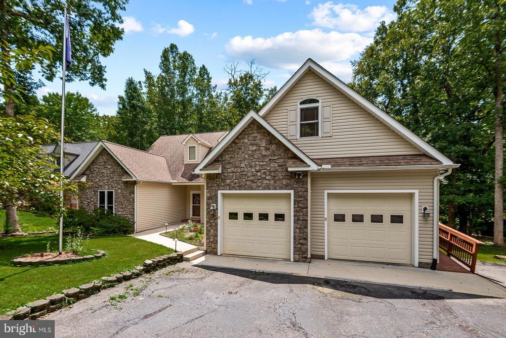 108 MONROE ST, Locust Grove, VA 22508