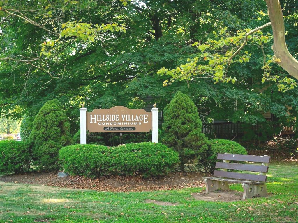 204 Towne House Road 204, Hamden, CT 06514