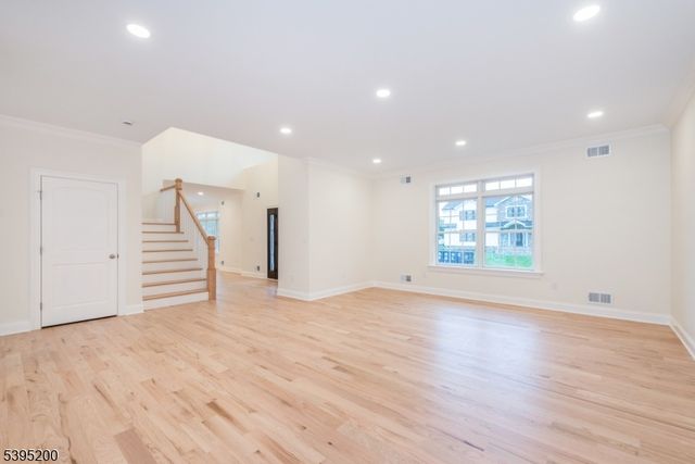 20 West Dr, Fairfield Twp., NJ 07004