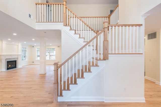 20 West Dr, Fairfield Twp., NJ 07004