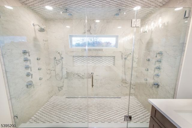 20 West Dr, Fairfield Twp., NJ 07004