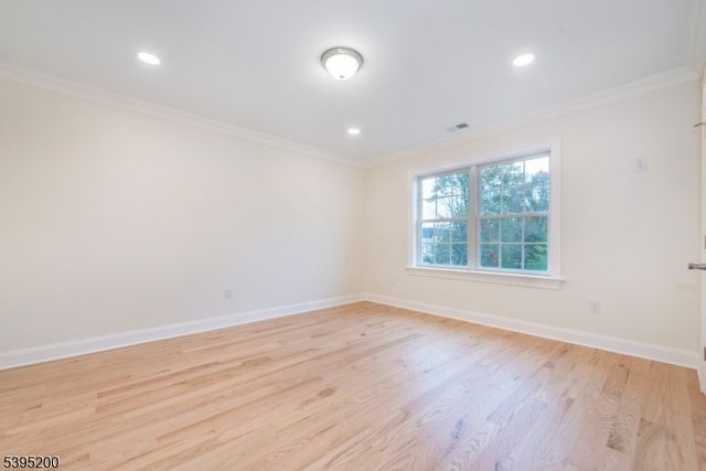 20 West Dr, Fairfield Twp., NJ 07004