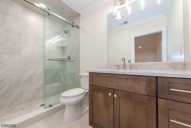 20 West Dr, Fairfield Twp., NJ 07004