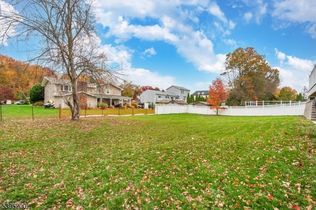 20 West Dr, Fairfield Twp., NJ 07004