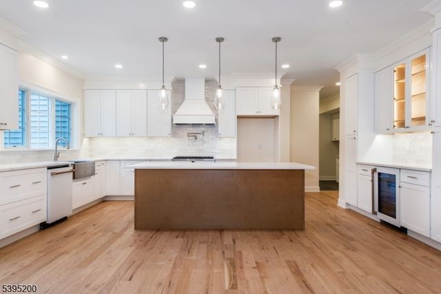 20 West Dr, Fairfield Twp., NJ 07004