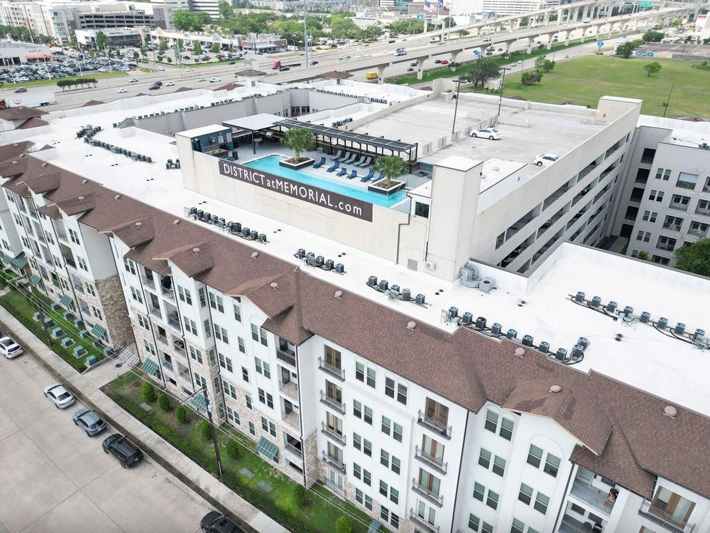 10300 Katy Freeway 212, Houston, TX 77043