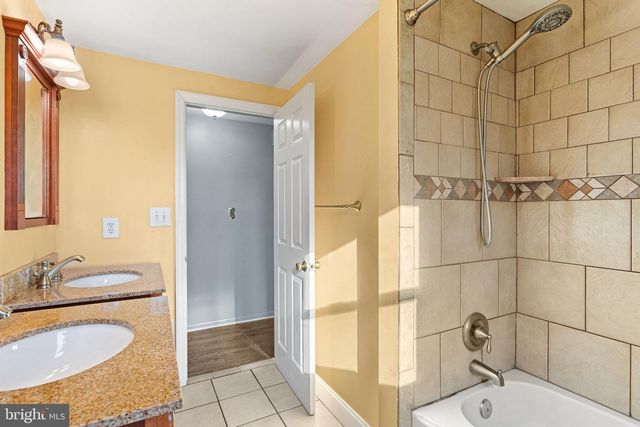 2 CANDLESTICK RD, Clementon, NJ 08021