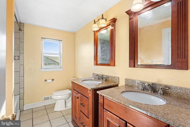 2 CANDLESTICK RD, Clementon, NJ 08021