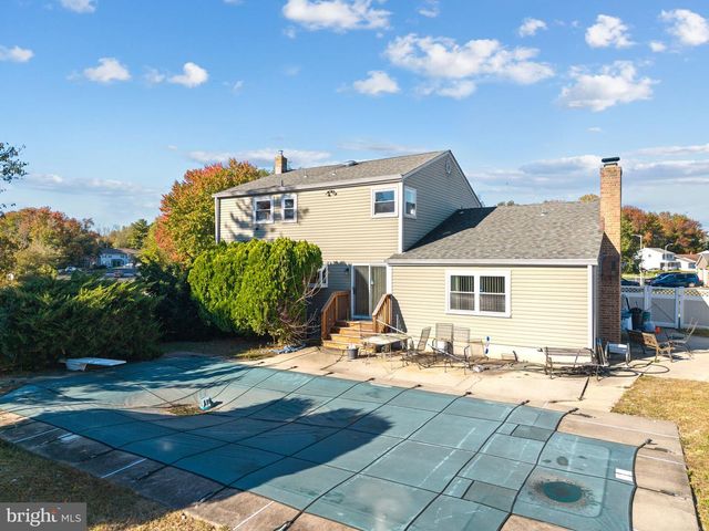 2 CANDLESTICK RD, Clementon, NJ 08021