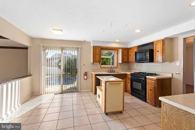 2 CANDLESTICK RD, Clementon, NJ 08021