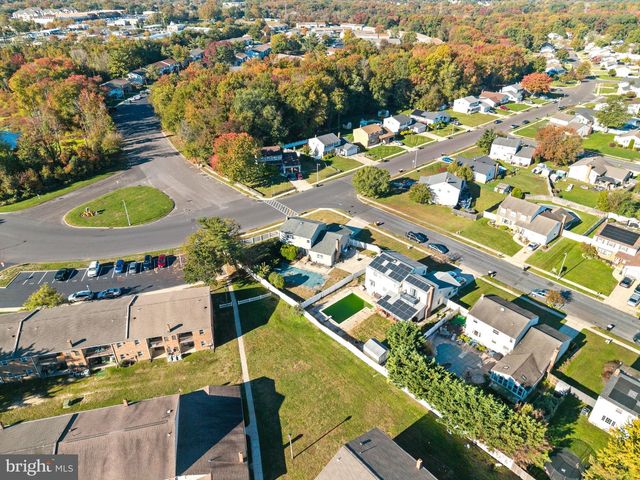 2 CANDLESTICK RD, Clementon, NJ 08021