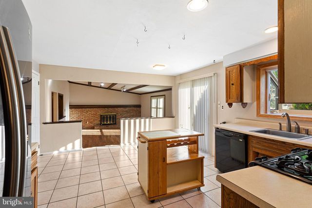 2 CANDLESTICK RD, Clementon, NJ 08021