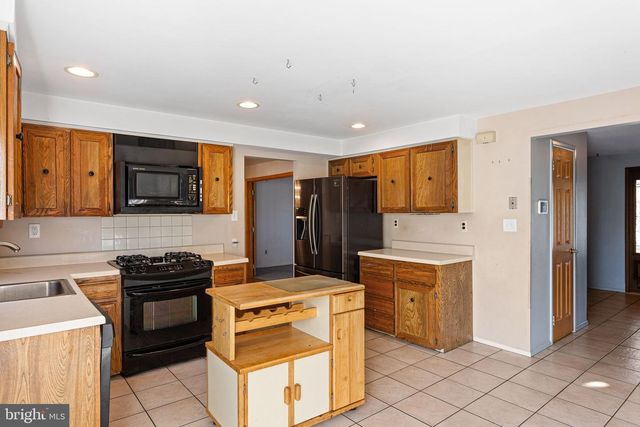 2 CANDLESTICK RD, Clementon, NJ 08021