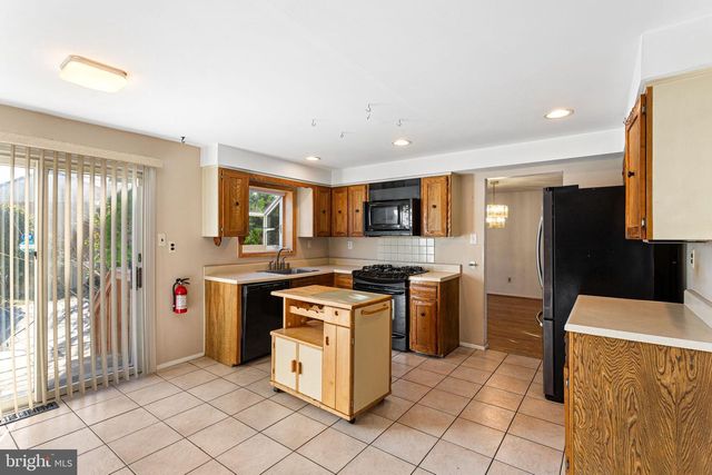 2 CANDLESTICK RD, Clementon, NJ 08021