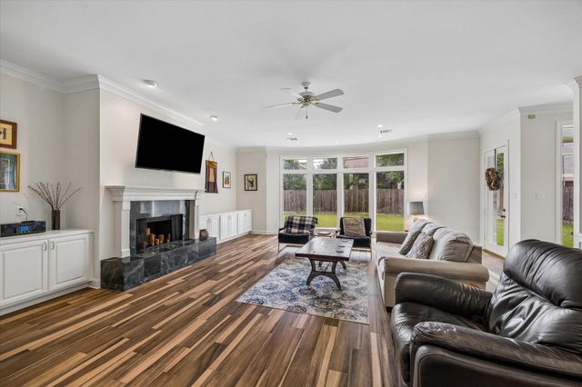 4714 Holt, Bellaire, TX 77401