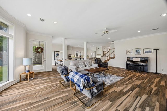 4714 Holt, Bellaire, TX 77401