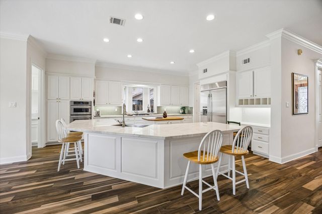 4714 Holt, Bellaire, TX 77401