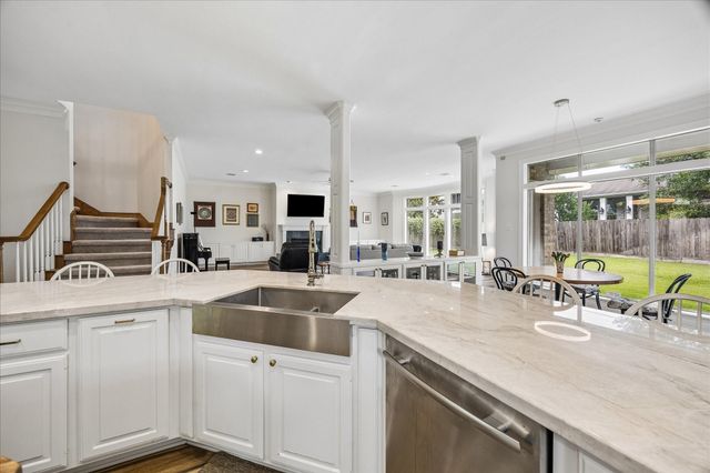 4714 Holt, Bellaire, TX 77401