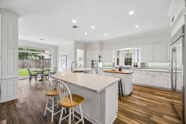 4714 Holt, Bellaire, TX 77401