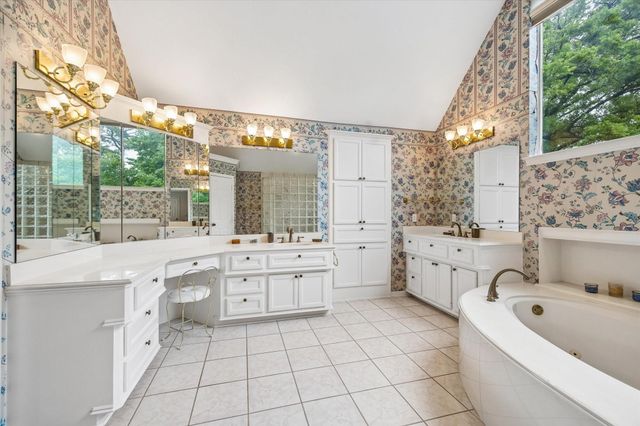 4714 Holt, Bellaire, TX 77401
