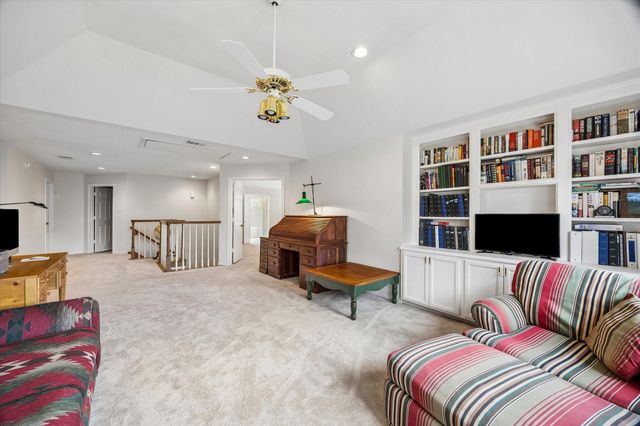 4714 Holt, Bellaire, TX 77401